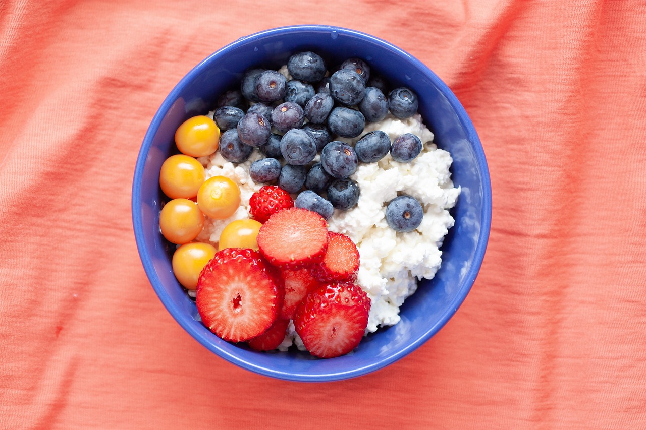 cottage cheese and berries